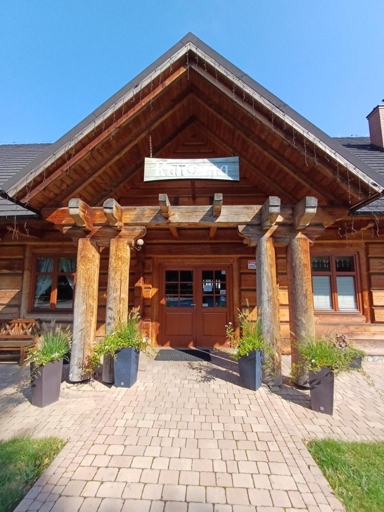 Hotel I Restauracja Borowianka ออสทรุฟ วีแยลคอพพอลสกี ภายนอก รูปภาพ